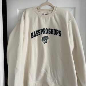Bass Pro Shops White Crewneck Sweater